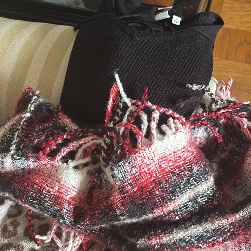 Beautiful warm scarf - Picture 7 of 9